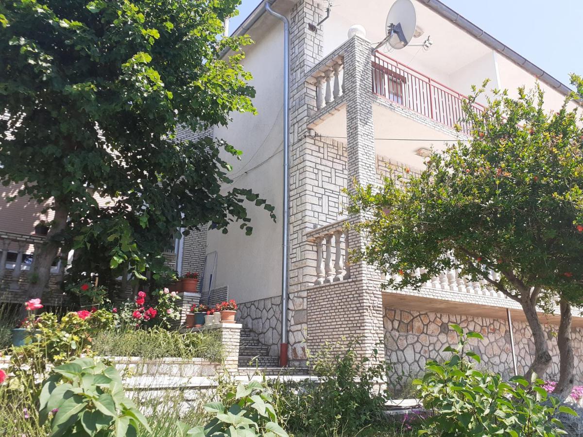 Dada Appartement Senj  Buitenkant foto